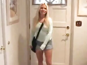 Dani phim sex xxx video nhỏ bé đang mong chờ một đêm đi chơi, nhưng ngay sau khi bạn trai của cô ấy kiểm tra trang phục của cô ấy, điểm dừng đầu tiên của họ là phòng ngủ.